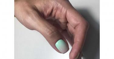 Простой маникюр на короткие ногти