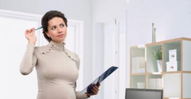 Особенности увольнения беременной по собственному желанию — обязанности работодателя и права женщины
